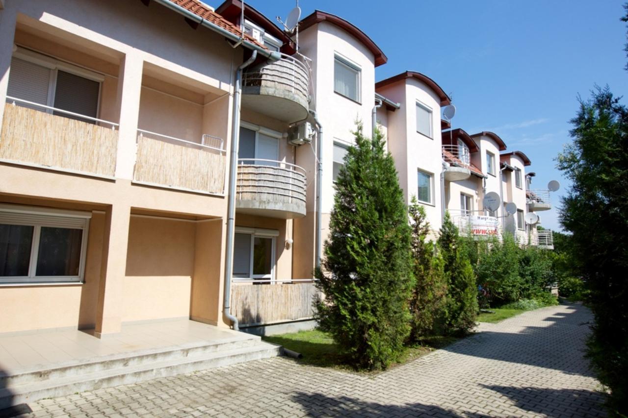 Zoli Apartmanok-Adri Koelcsey 32 Hajdúszoboszló Esterno foto